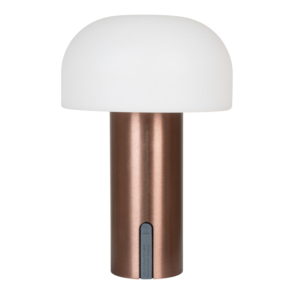 Détail trappe silicone waterproof fermée lampe Soham cuivre brossé port USB recharge
