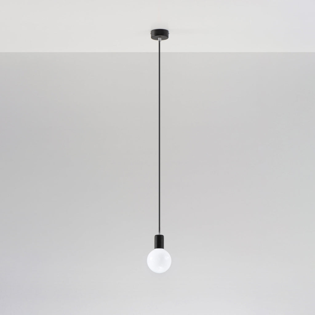 Suspension Edison noir au plafond