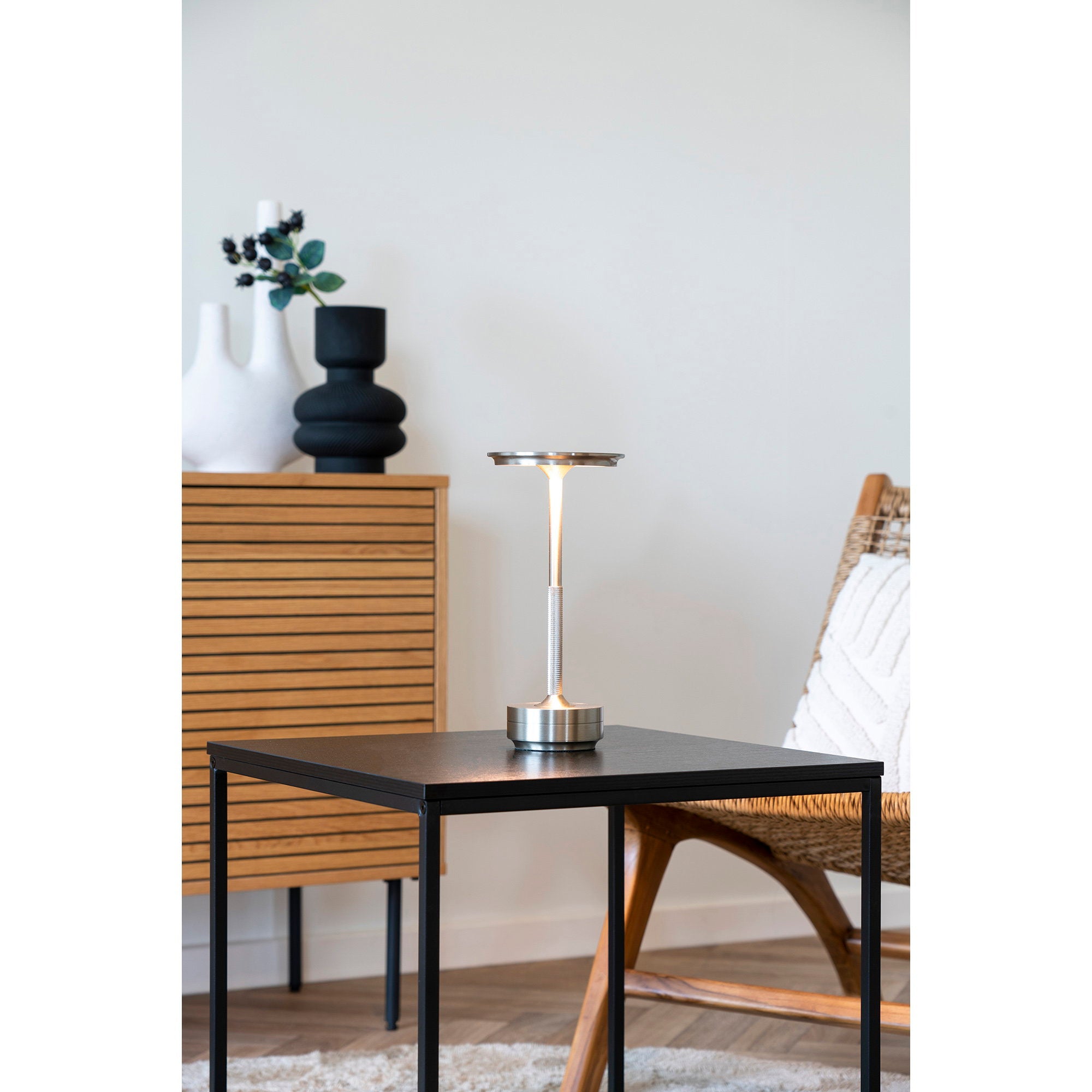 Lampe nomade Lyneham argentée 3 niveaux lumière LED table d'appoint salon fauteuil