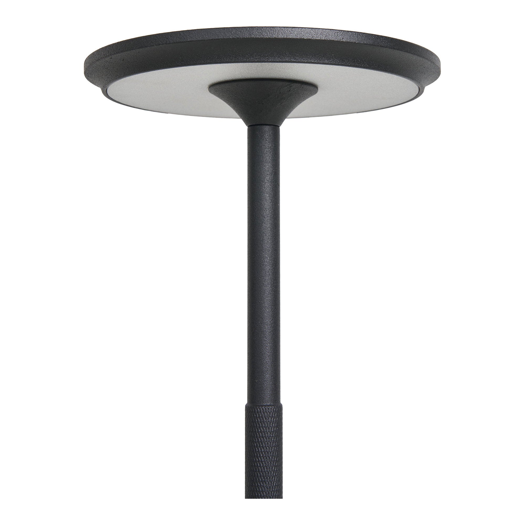 Détail diffuseur LED circulaire lampe Lyneham aluminium noir mat knurling industriel