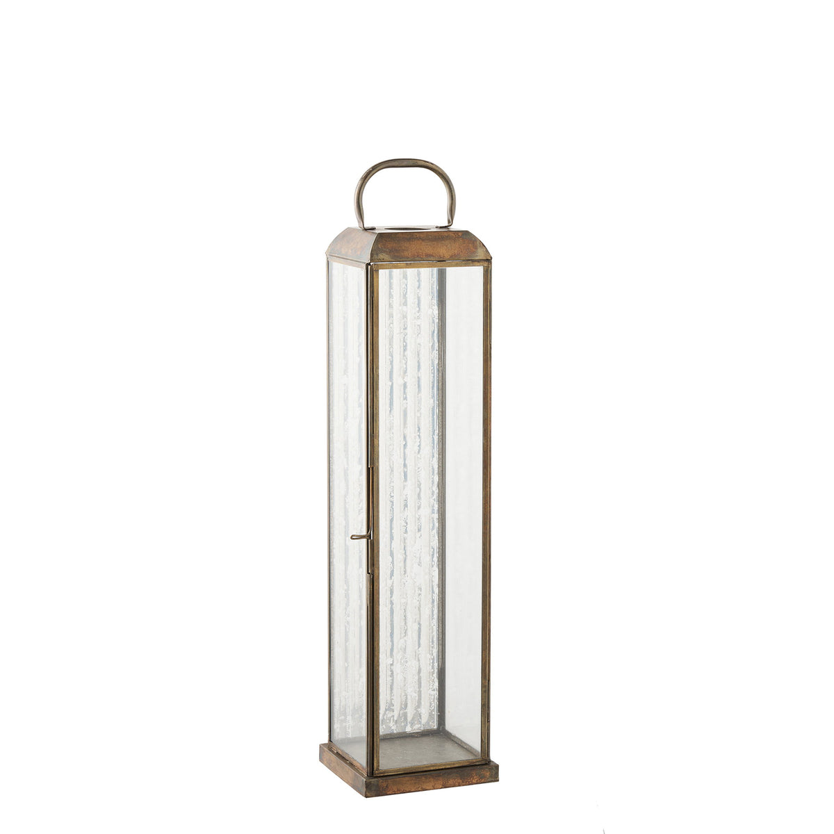 Lanterne Herslev 49 cm en métal doré vieilli vue de trois quarts avec sa porte vitrée