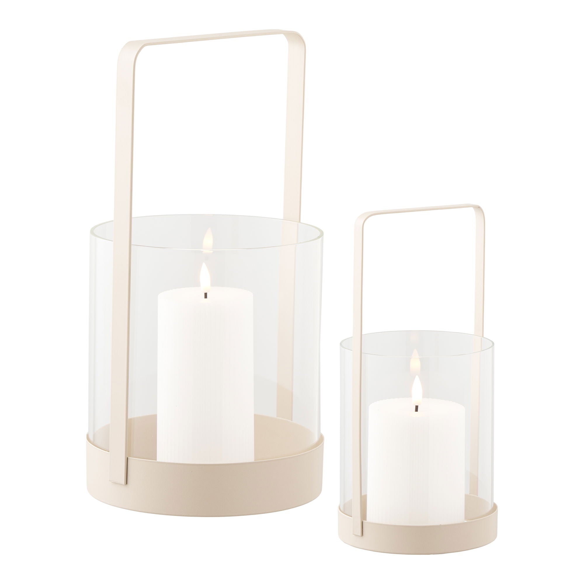 Set 2 lanternes photophores Paris beige avec bougies pilier allumées, ambiance cosy