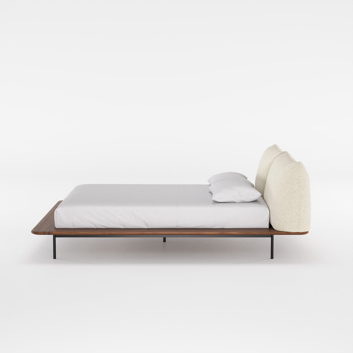 Lit Platform en noyer et tissu blanc cassé vu de profil
