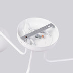 Lustre Astral 3 boules opale acier blanc G9, gros plan allumé