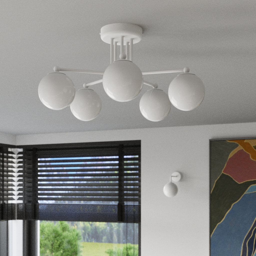 Lustre Astral 3 boules opale acier blanc G9 en situation dans un intérieur