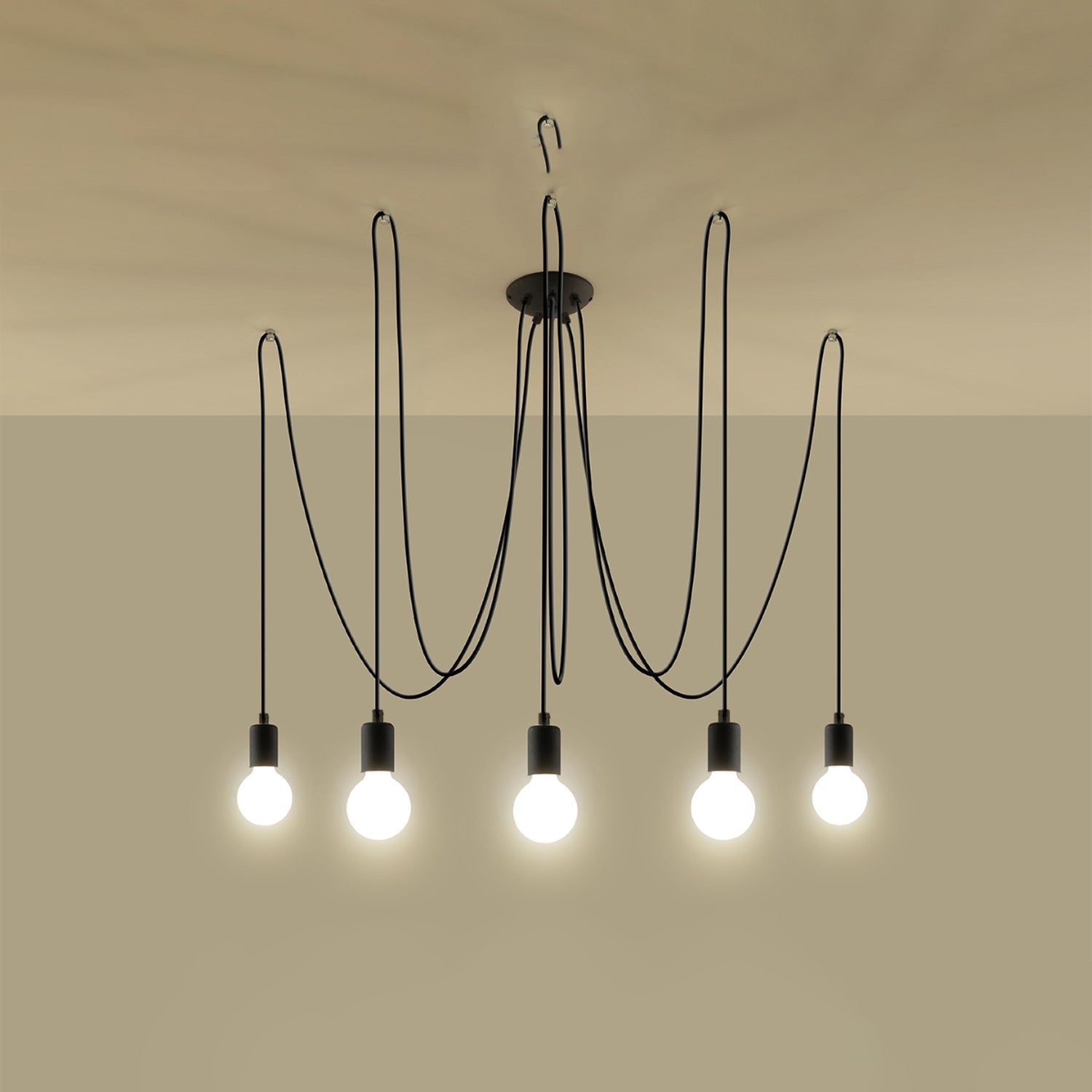 Lustre Edison 5 noir allumé, cinq ampoules apparentes