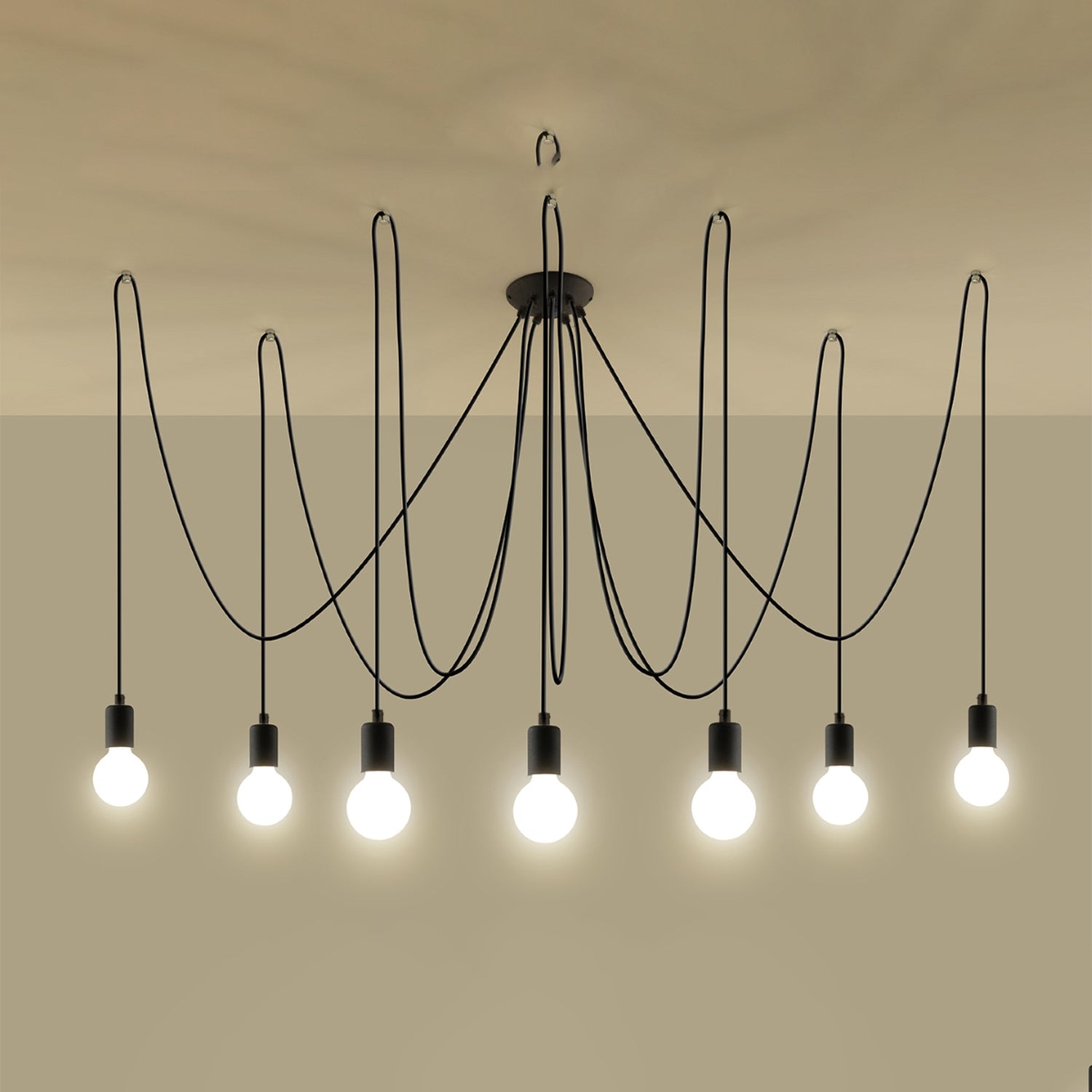 Lustre Edison 7 noir allumé, sept ampoules apparentes