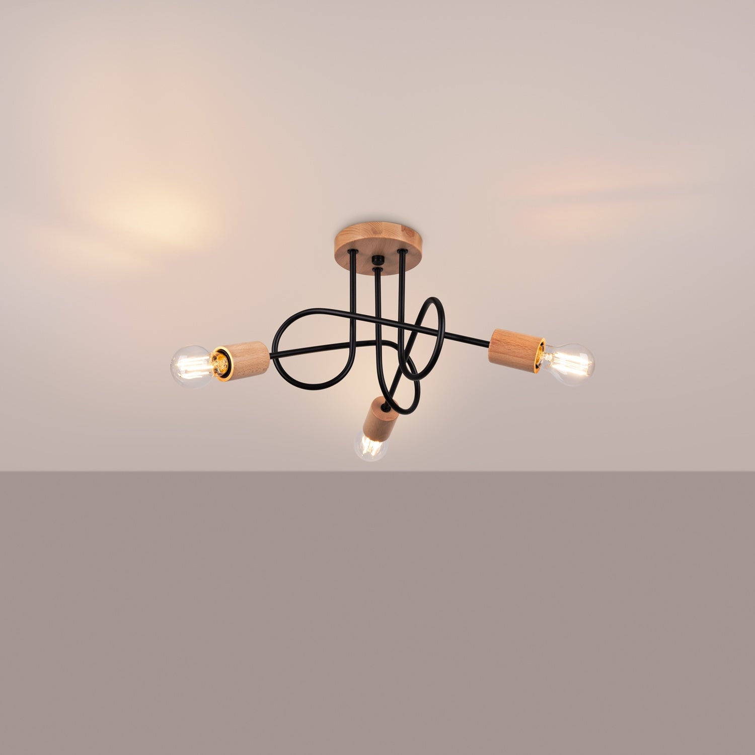 Lustre Ember 3 bois et métal noir E27 allumé
