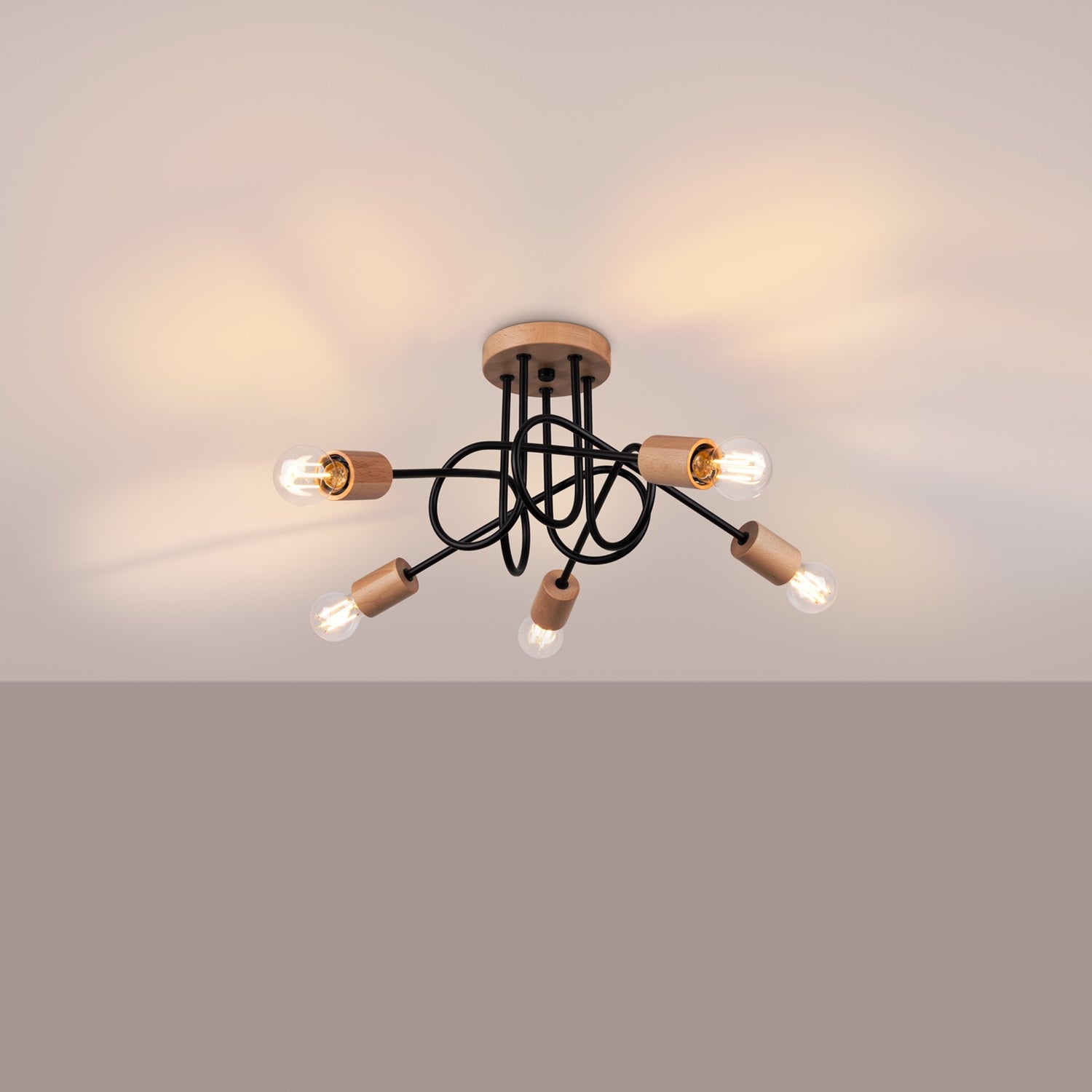 Lustre Ember 5 bois et métal noir E27 allumé