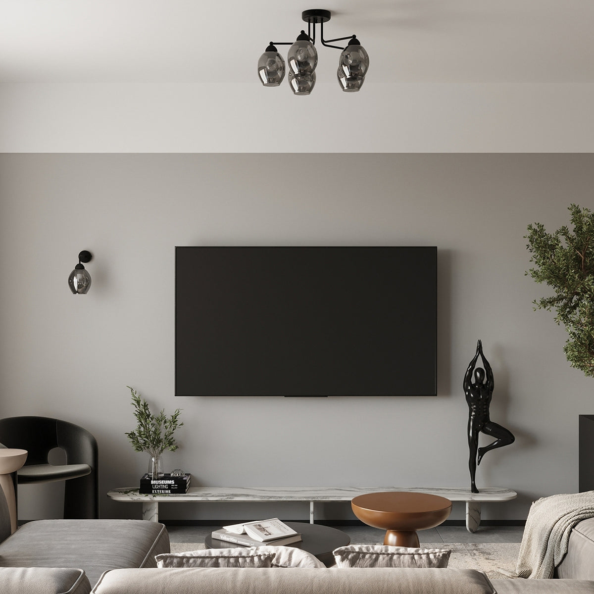 Lustre Fillan à cinq globes au plafond d'un salon gris avec l'applique Fillan assortie au mur