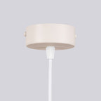 Lustre Halo 6 boules opale beige dans un intérieur