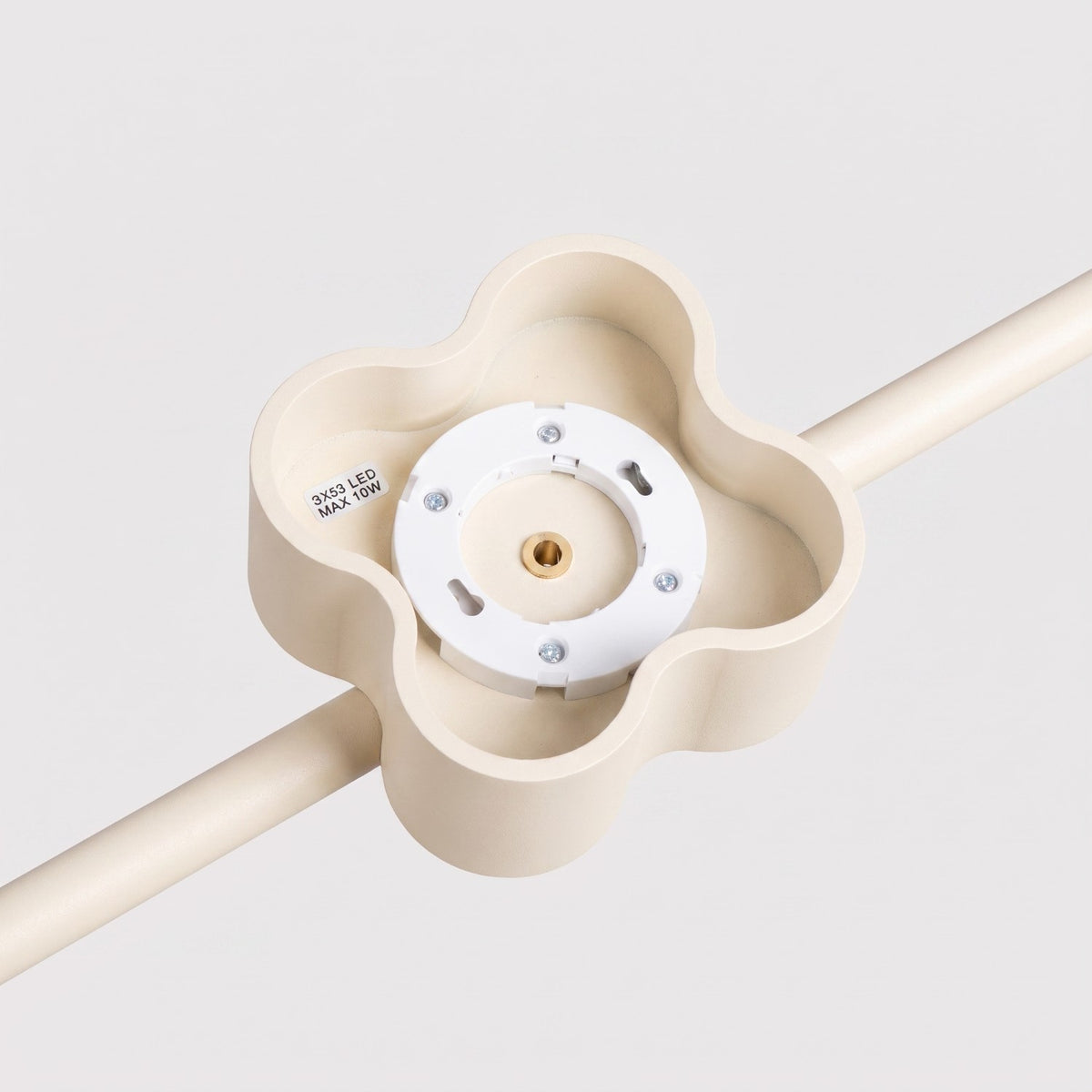 Dessous d’une tête du lustre Ovio 4 laque beige sans ampoule avec la douille GX53