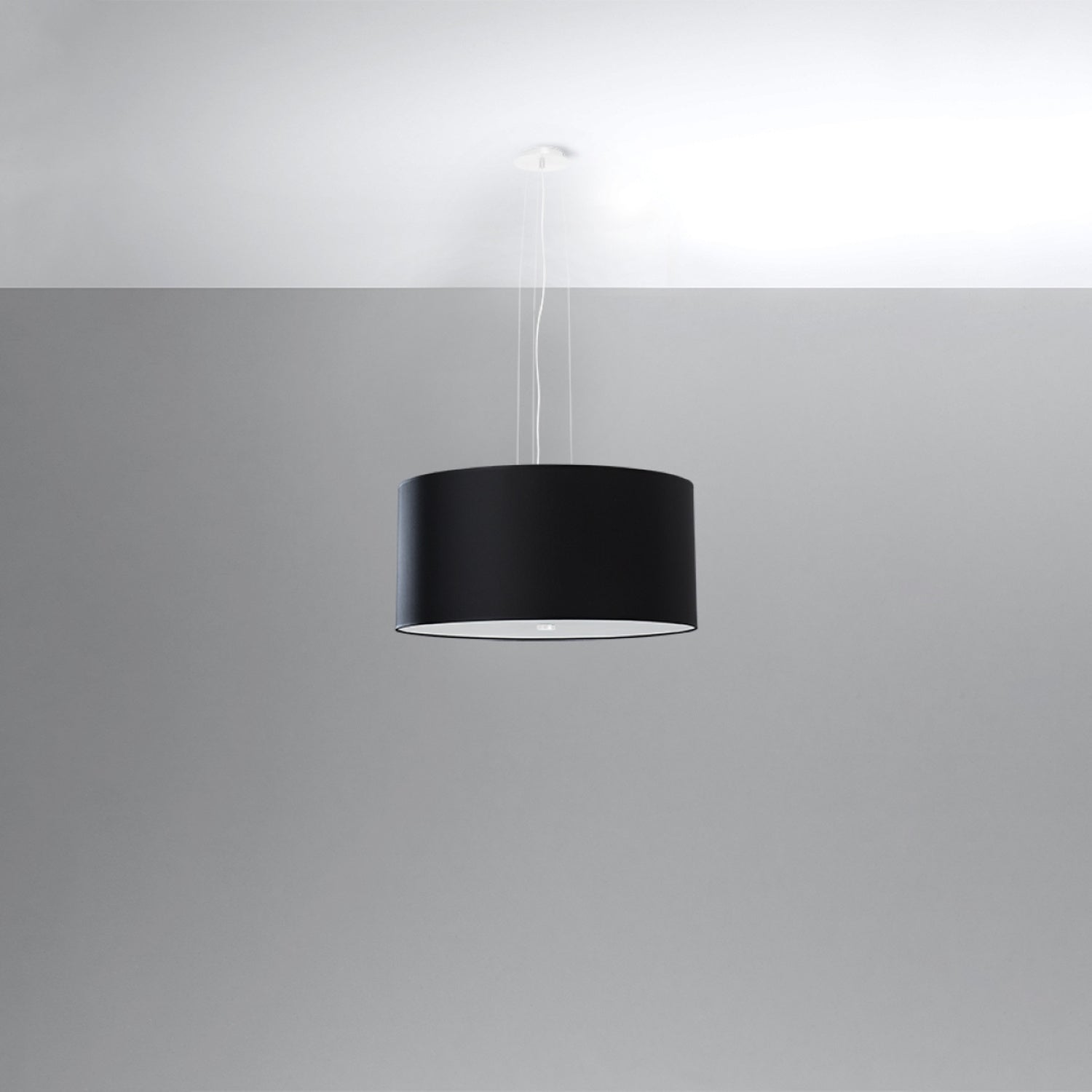 Lustre Otto 50 en tissu noir, vue montrant le diffuseur en verre dépoli