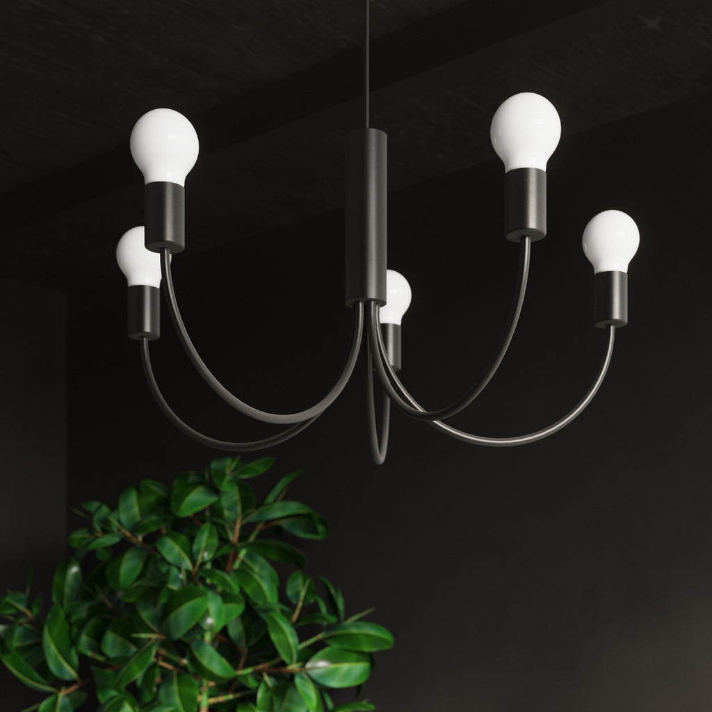 Lustre Piccolo 3 en métal noir en situation dans une décoration soignée