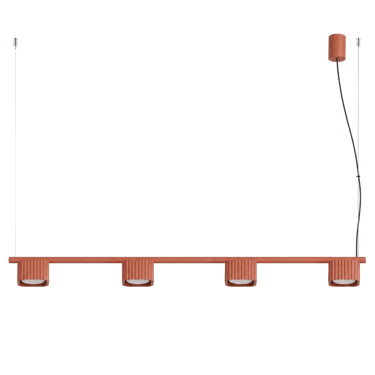 Lustre Riff 4 laque rouge ocre sur fond blanc avec sa barre ses quatre têtes nervurées et sa rosace