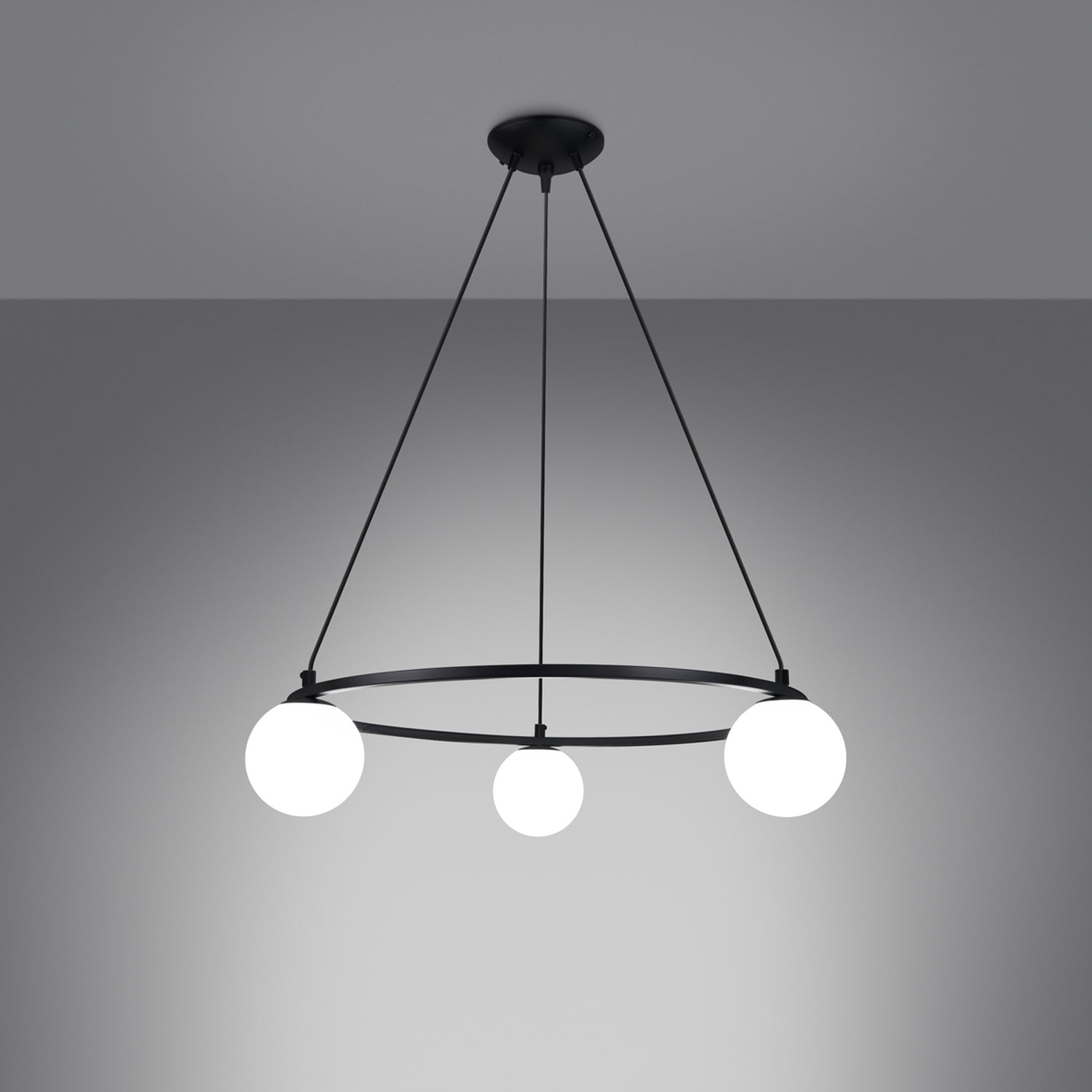 Lustre Yoli 3 anneau boules opale acier noir G9, détail d'une boule de verre opale