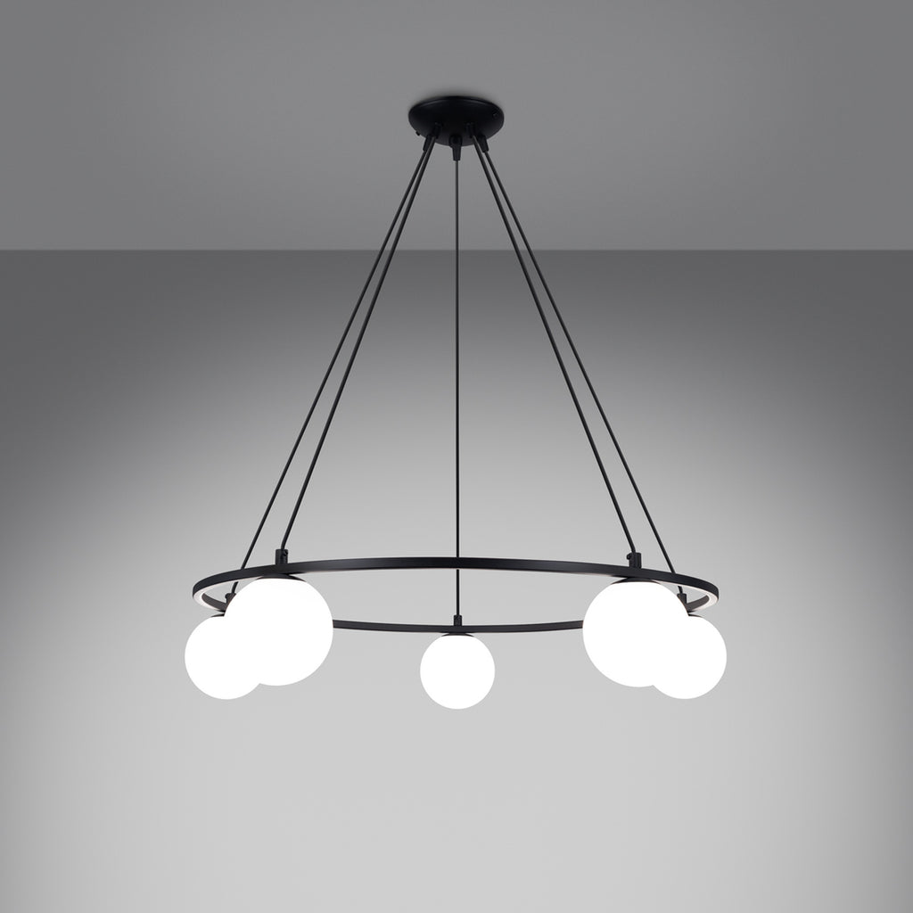 Lustre Yoli 5 anneau boules opale acier noir G9, détail d'une boule de verre opale