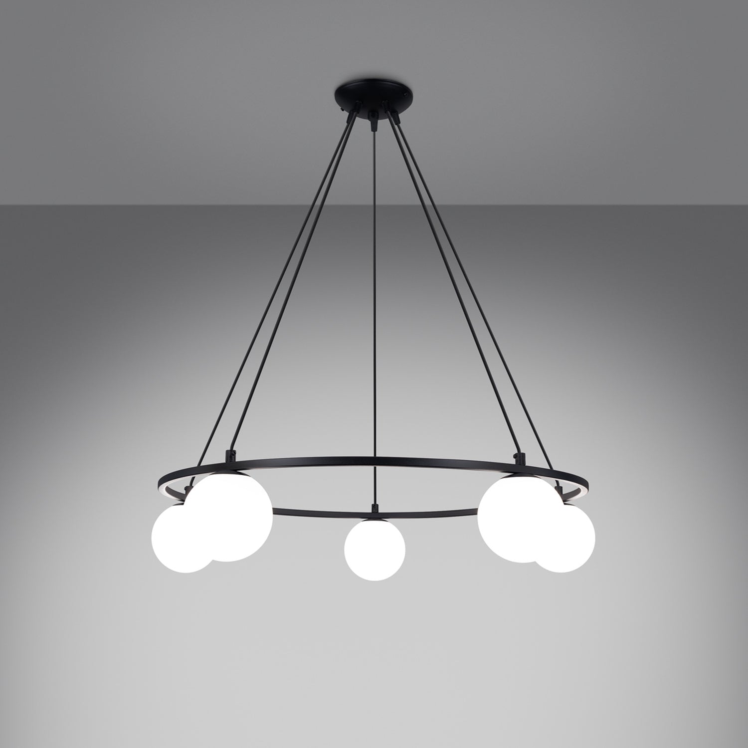 Lustre Yoli 5 anneau boules opale acier noir G9, détail d'une boule de verre opale