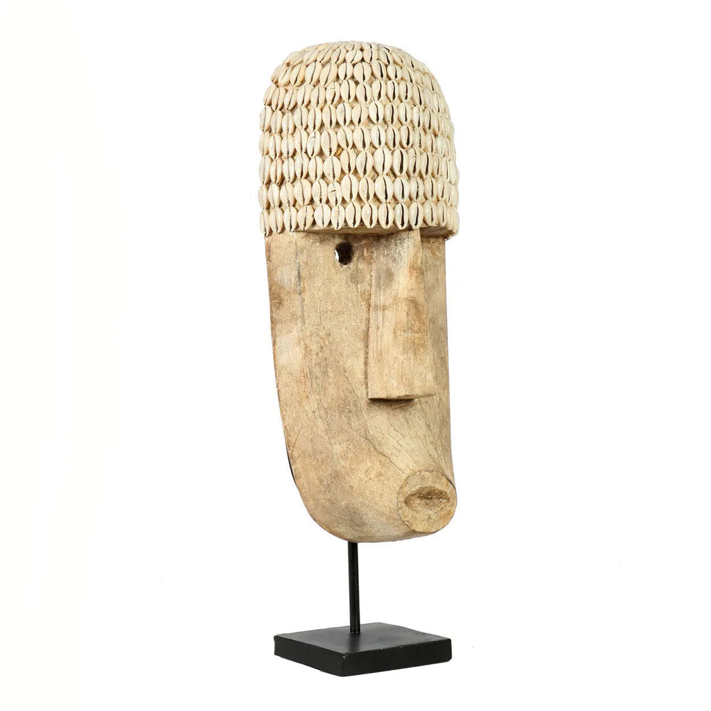Masque Cowrie en bois et cauris sur socle 50 cm, vue 5