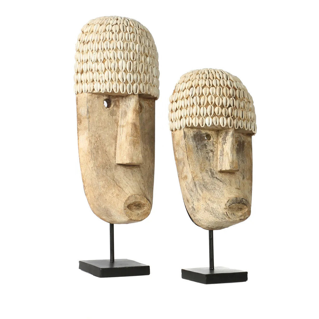 Masque Cowrie en bois et cauris sur socle 50 cm, vue 7