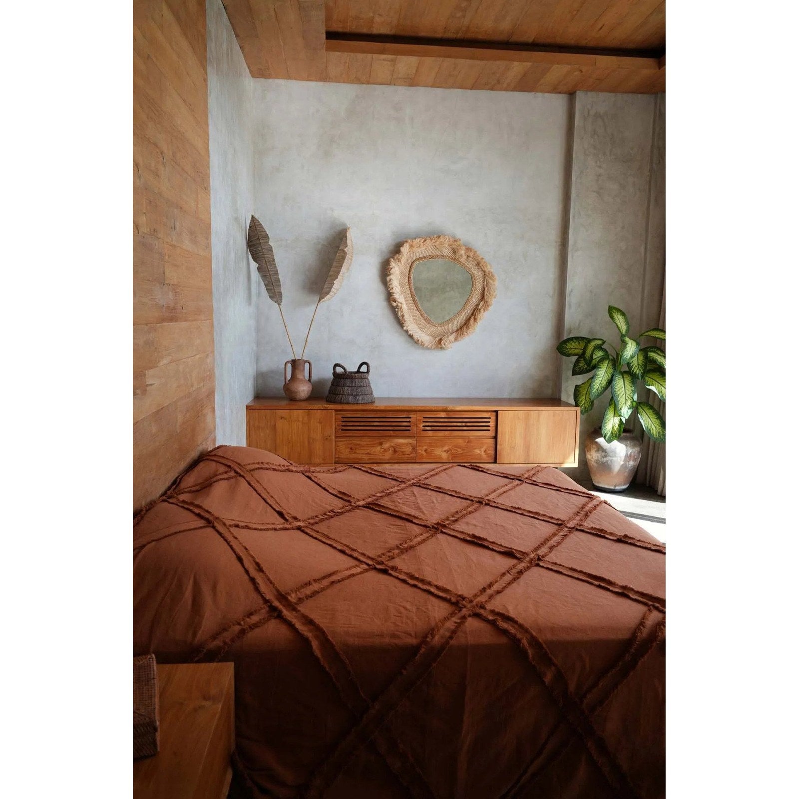 Miroir La Contessa rond en herbe d'abaca, vue 4