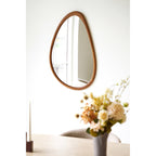 Miroir mural Luxon organique décor noyer 50x80 en situation