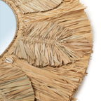 Détail des feuilles et des franges en raphia et de coquillages cauris du miroir Palm Tree