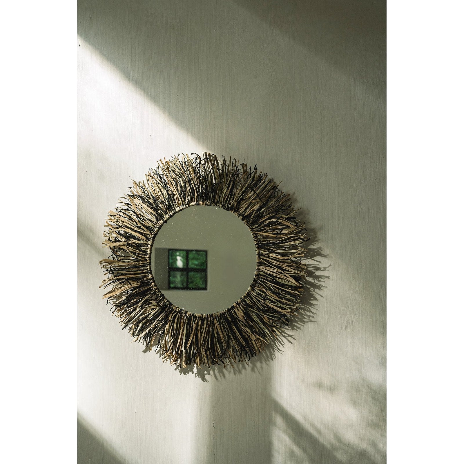 Miroir Raffia Fringe rond en raphia noir, vue 3