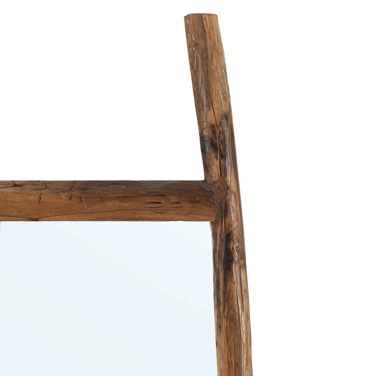 Détail du haut du miroir Fabulook montant brut en teck recyclé et traverse assemblée