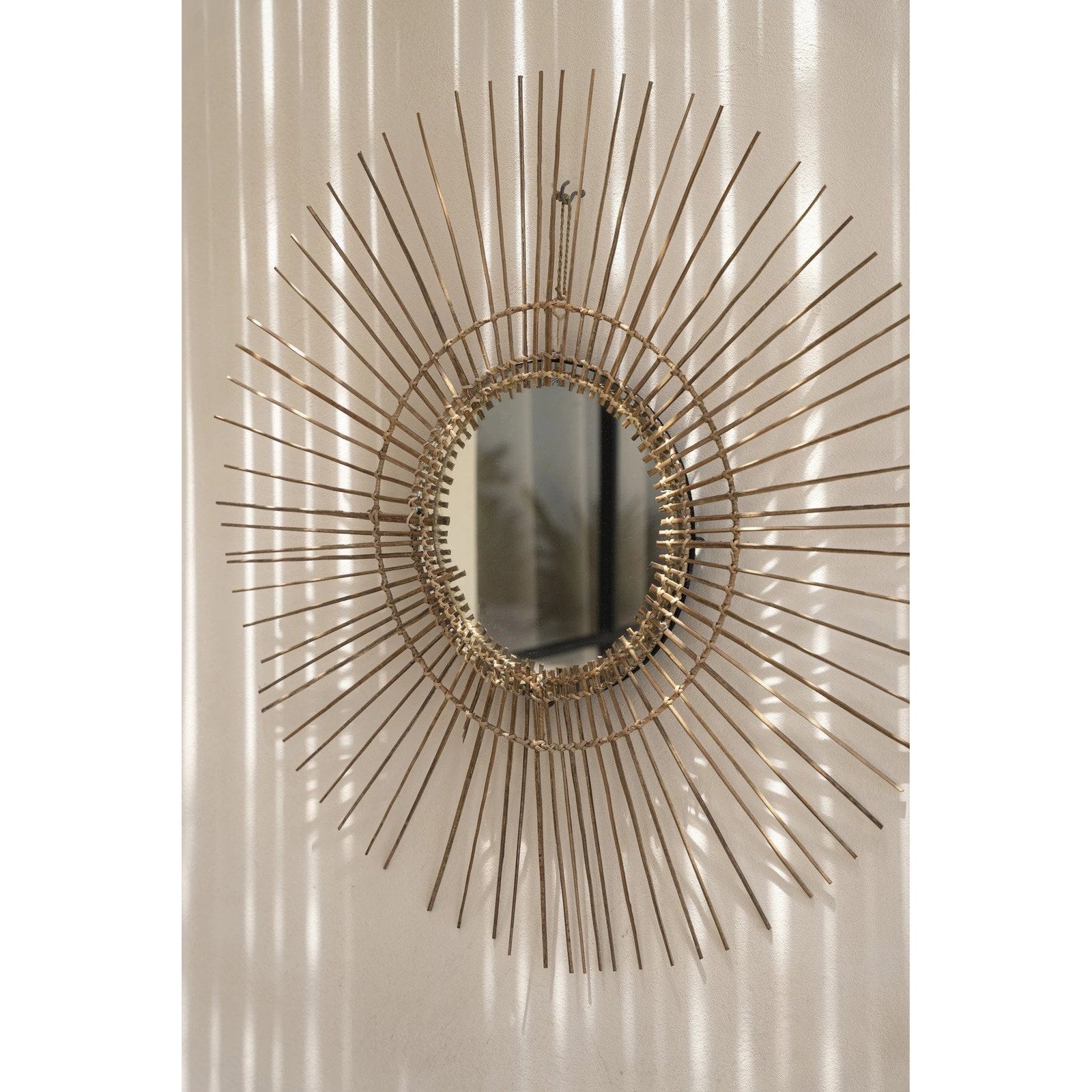 Miroir Tropical rond en rotin naturel en situation