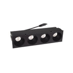 Module LED Modular noir à quatre cellules vu de trois quarts avec son câble à connecteur enfichable