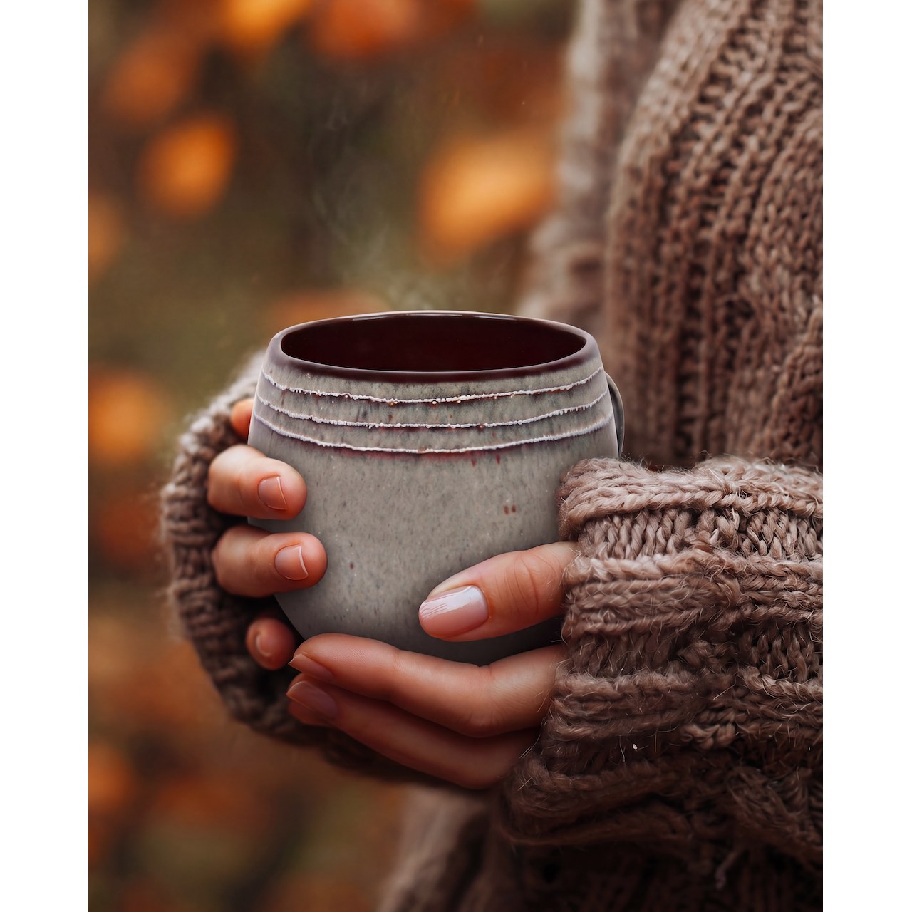 Mug boule en grès vert de gris et brun 11 cm, vue 4