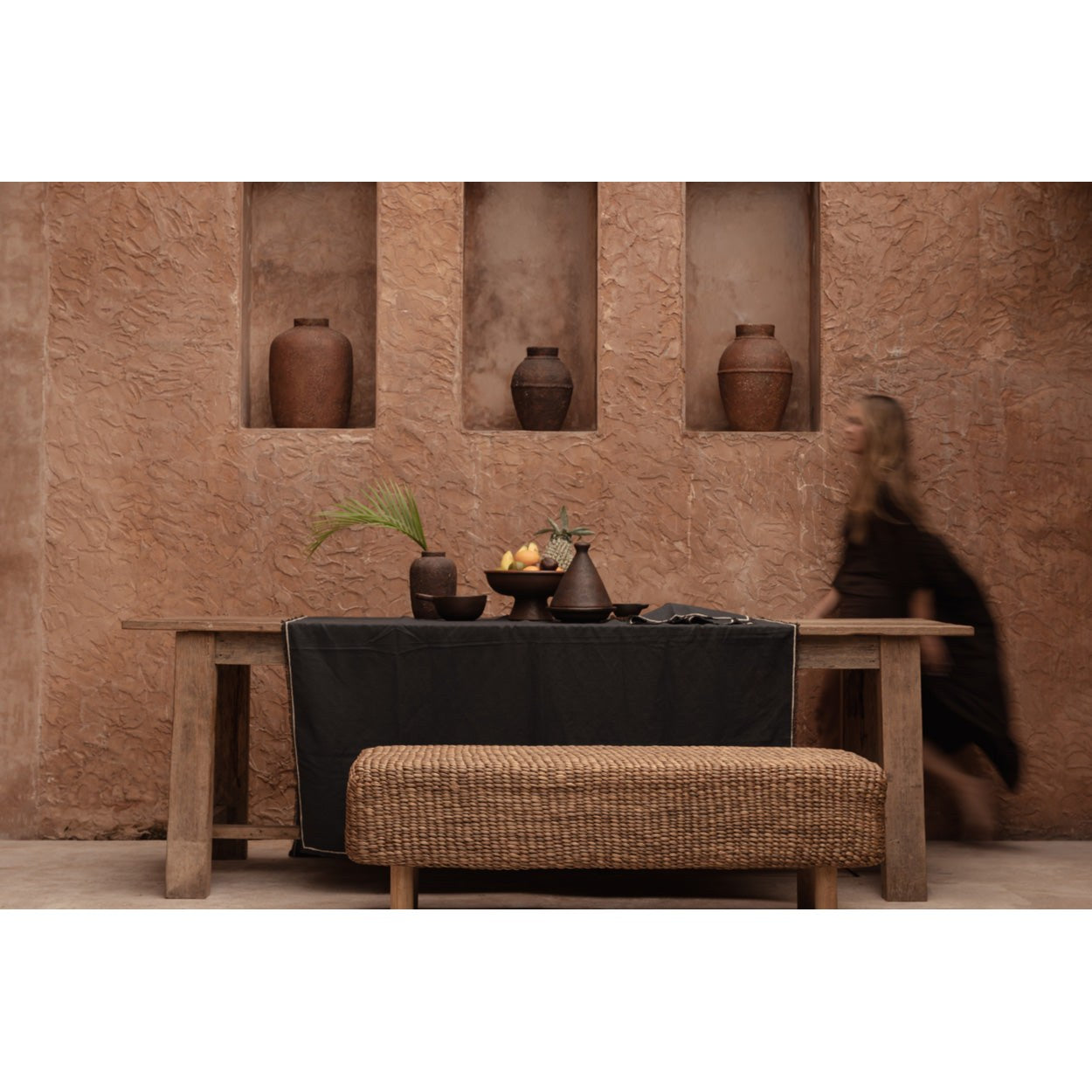 Nappe Tuscany en lin noir à surpiqûre écrue 150x250 cm, vue 3