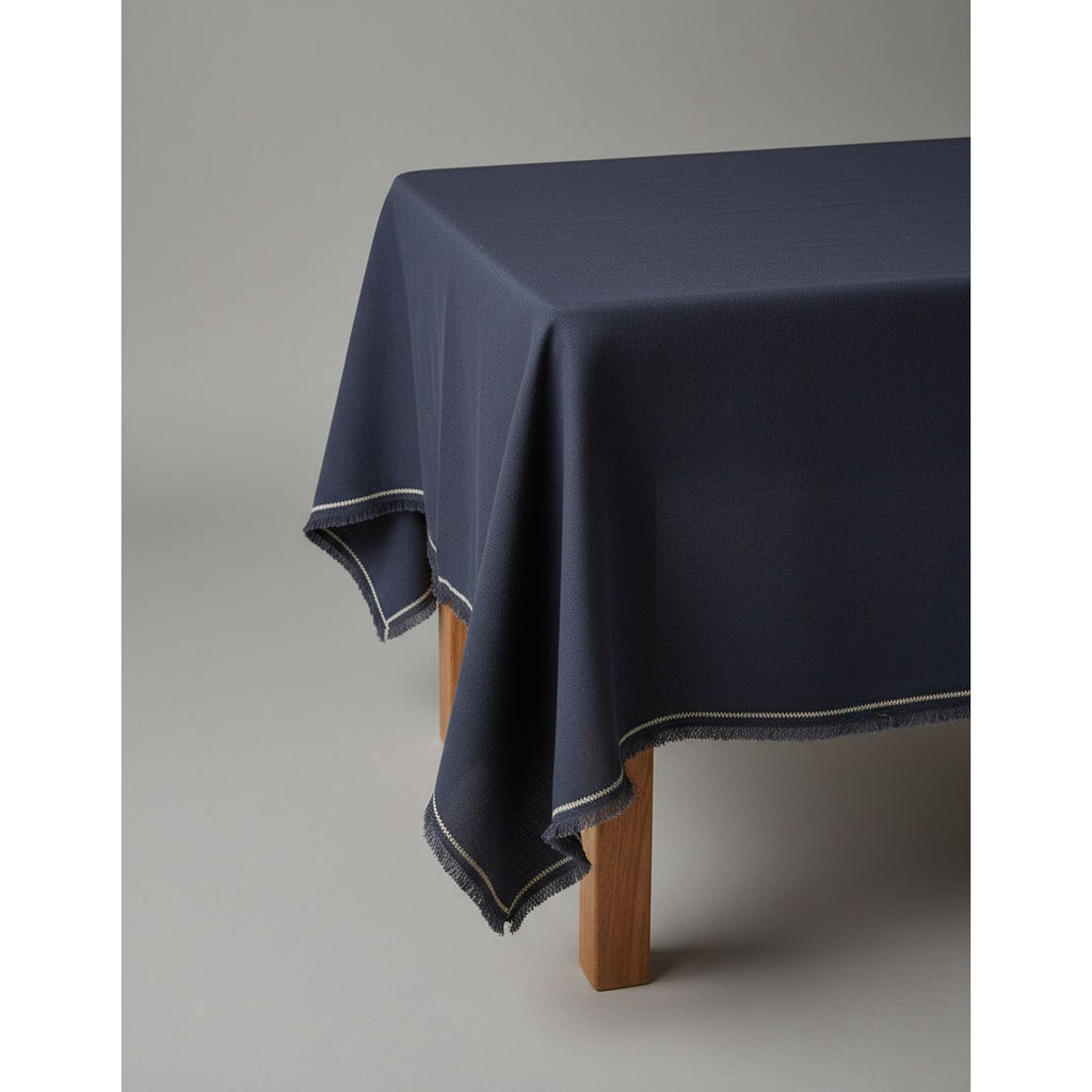 Nappe Tuscany en lin noir à surpiqûre écrue 150x250 cm, vue 5