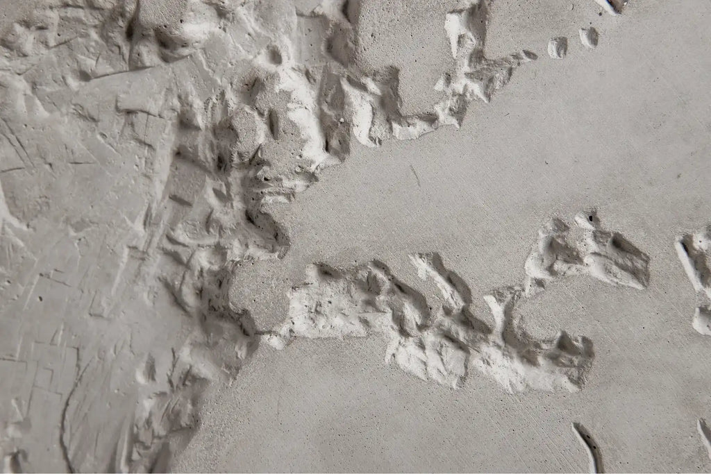 Œuvre murale en béton The Gray Planet vue 2