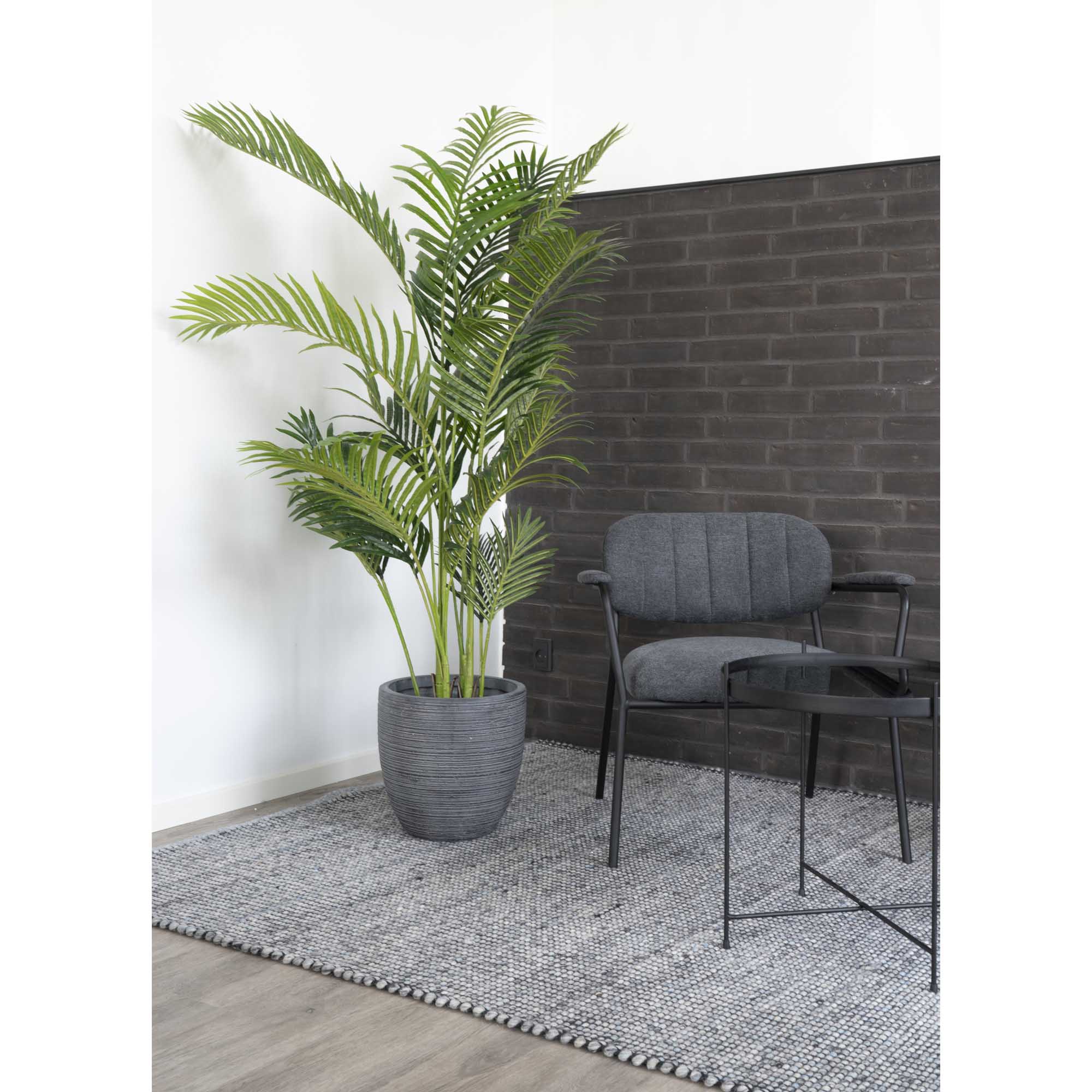 Grand palmier artificiel Areca dans cache-pot béton gris salon style industriel