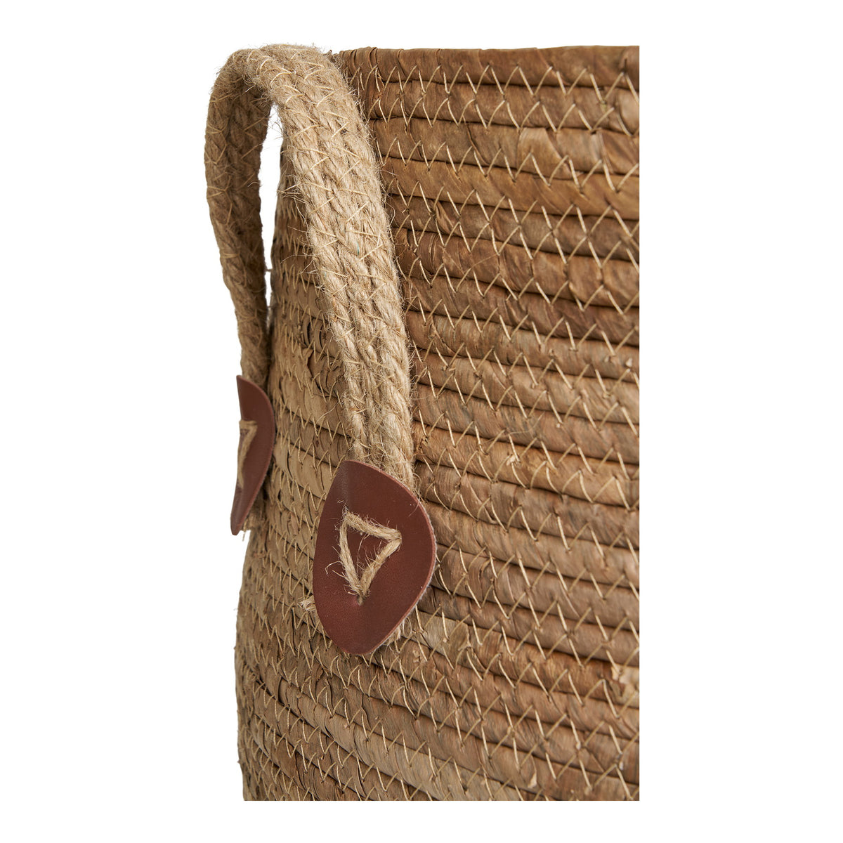 Détail anse jute naturel médaillon simili cuir cognac triangle naturel panier Aosta