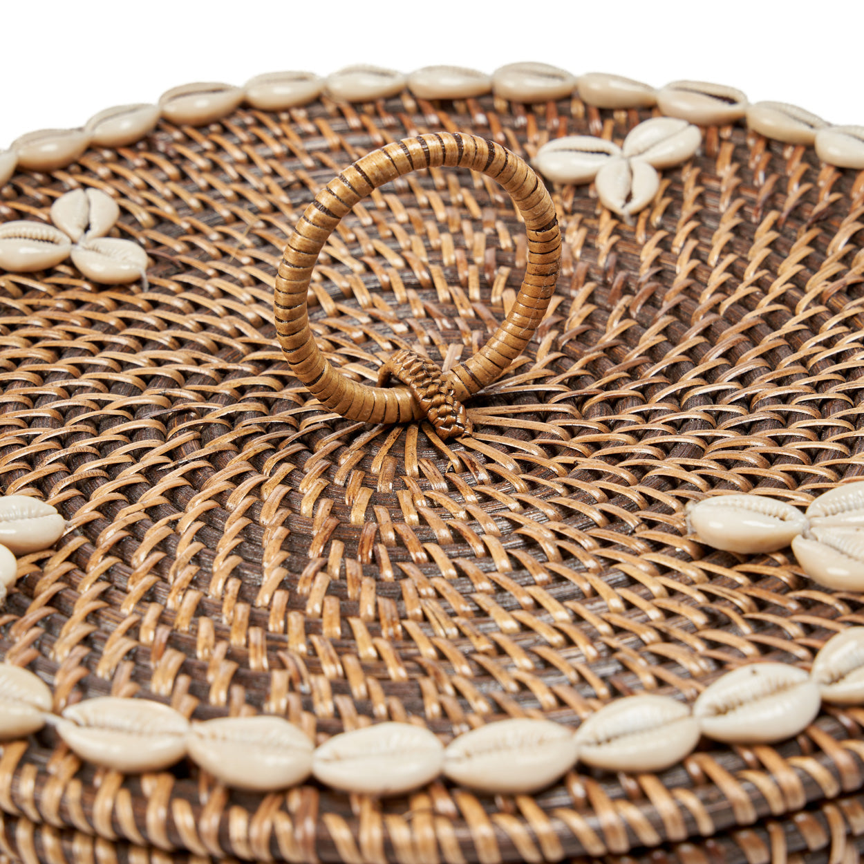 Panier à compartiments en rotin et coquillage, vue 7