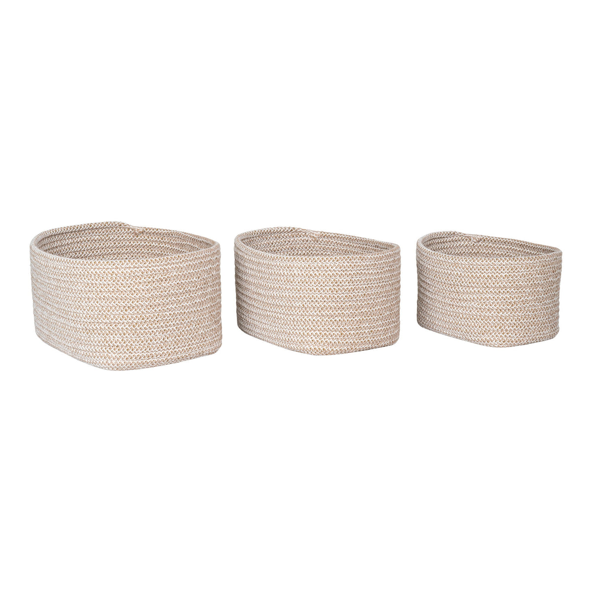 Les trois paniers de rangement Cadima en coton tressé beige alignés du plus grand au plus petit sur fond blanc