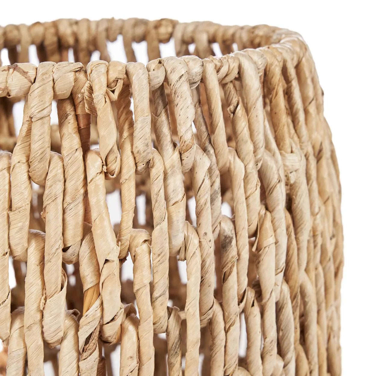 Panier Louh Louh en feuille de bananier grand modèle en situation