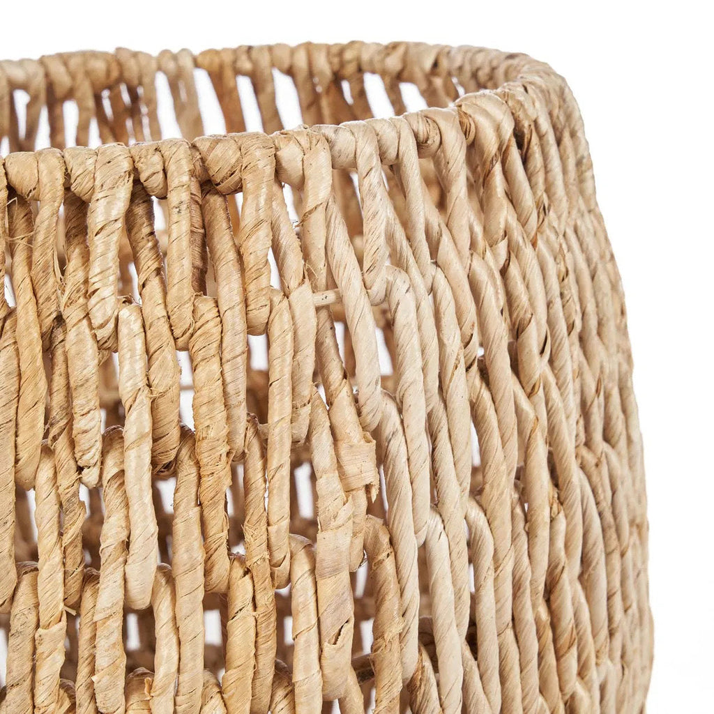 Panier Louh Louh en feuille de bananier moyen modèle en situation