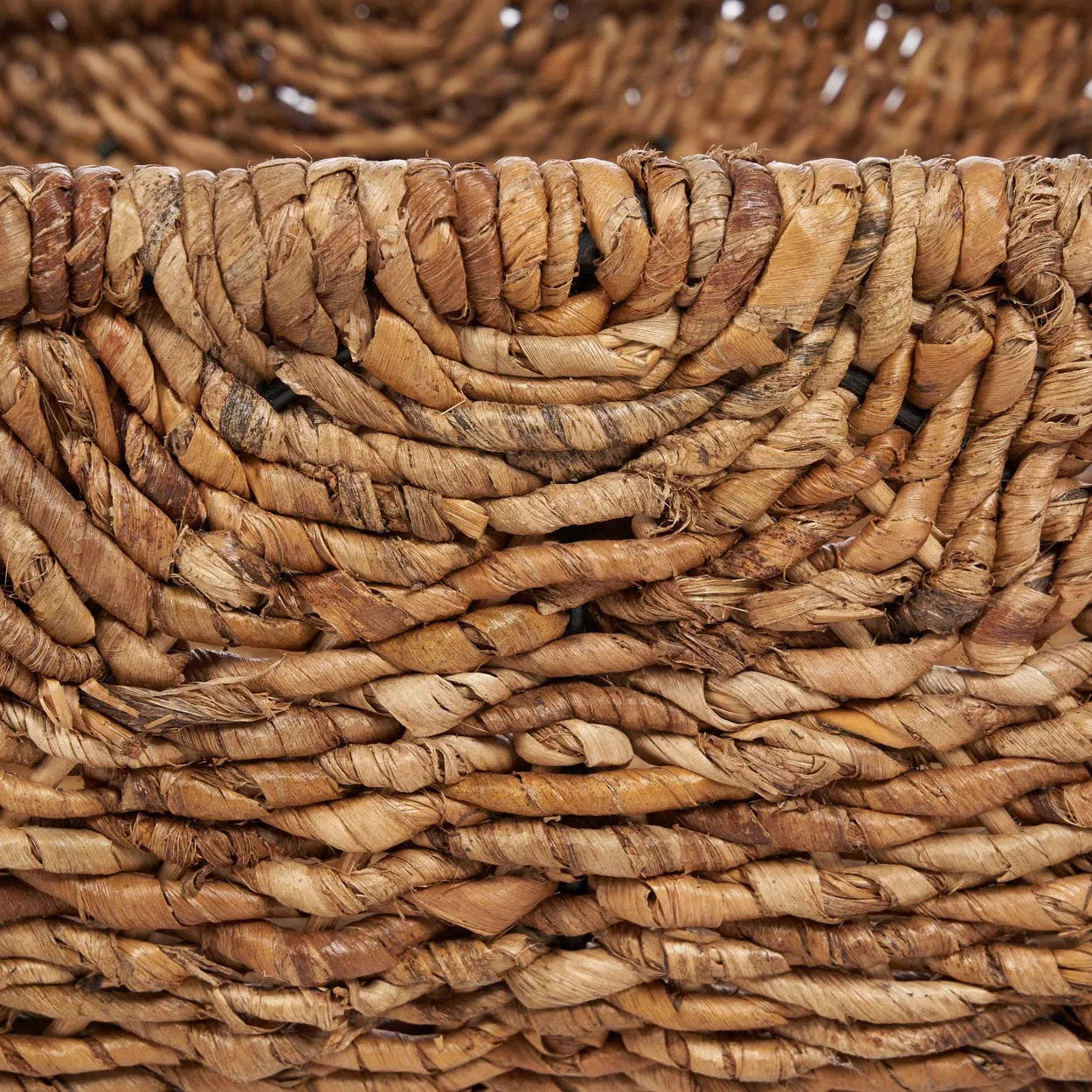 Panier Rayah ovale en feuille de bananier et fer, vue 3