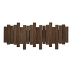 Patère Caltra murale bois foncé 5 crochets vue de détail