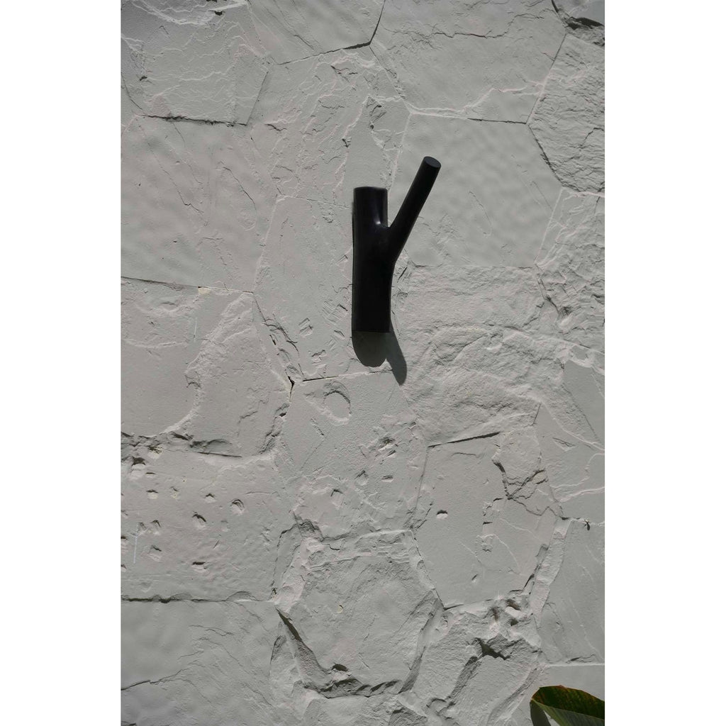 Patère en fourche de teck teinté noir 20 cm, vue 3