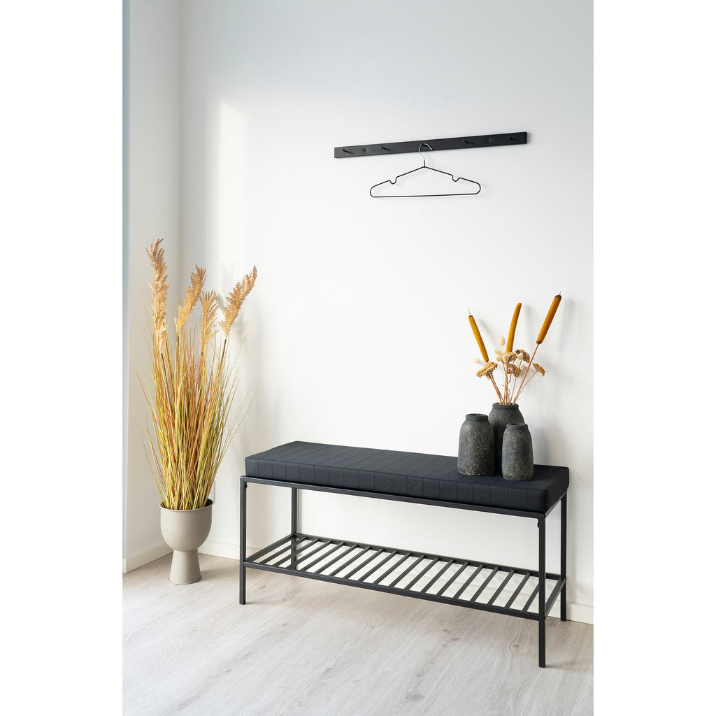 Patère Vita acier noir mat 70 cm ambiance entrée cintre banc capitonné style contemporain