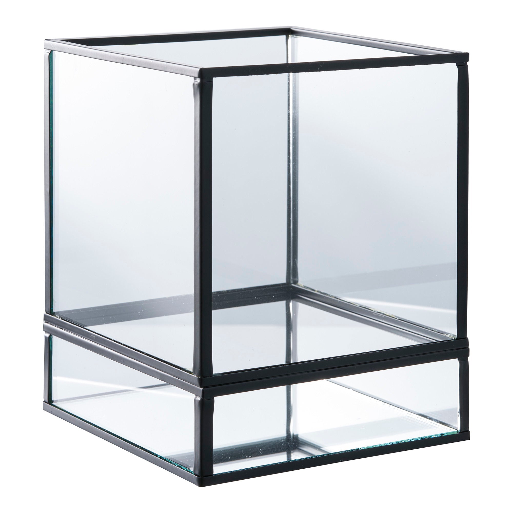 Photophore Hurricane cube métal noir verre clair fond miroir, vue trois quarts