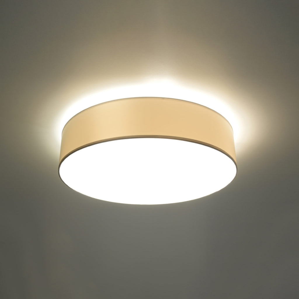 Plafonnier Arena 45 blanc allumé, lumière diffuse vers le bas