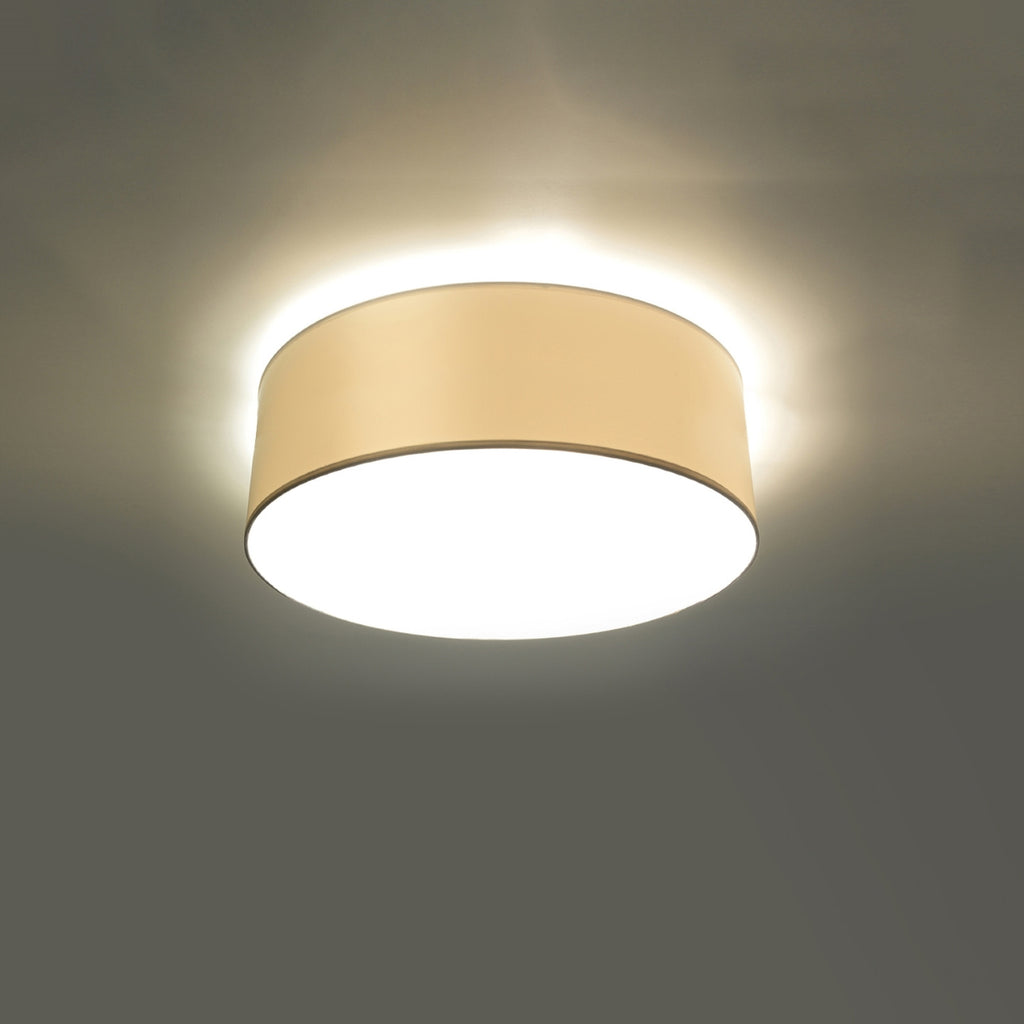 Plafonnier Arena blanc allumé, lumière diffuse vers le bas