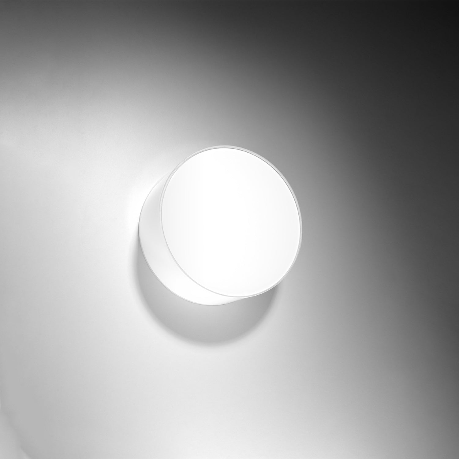 Plafonnier Arena blanc vu de dessous, diffuseur blanc