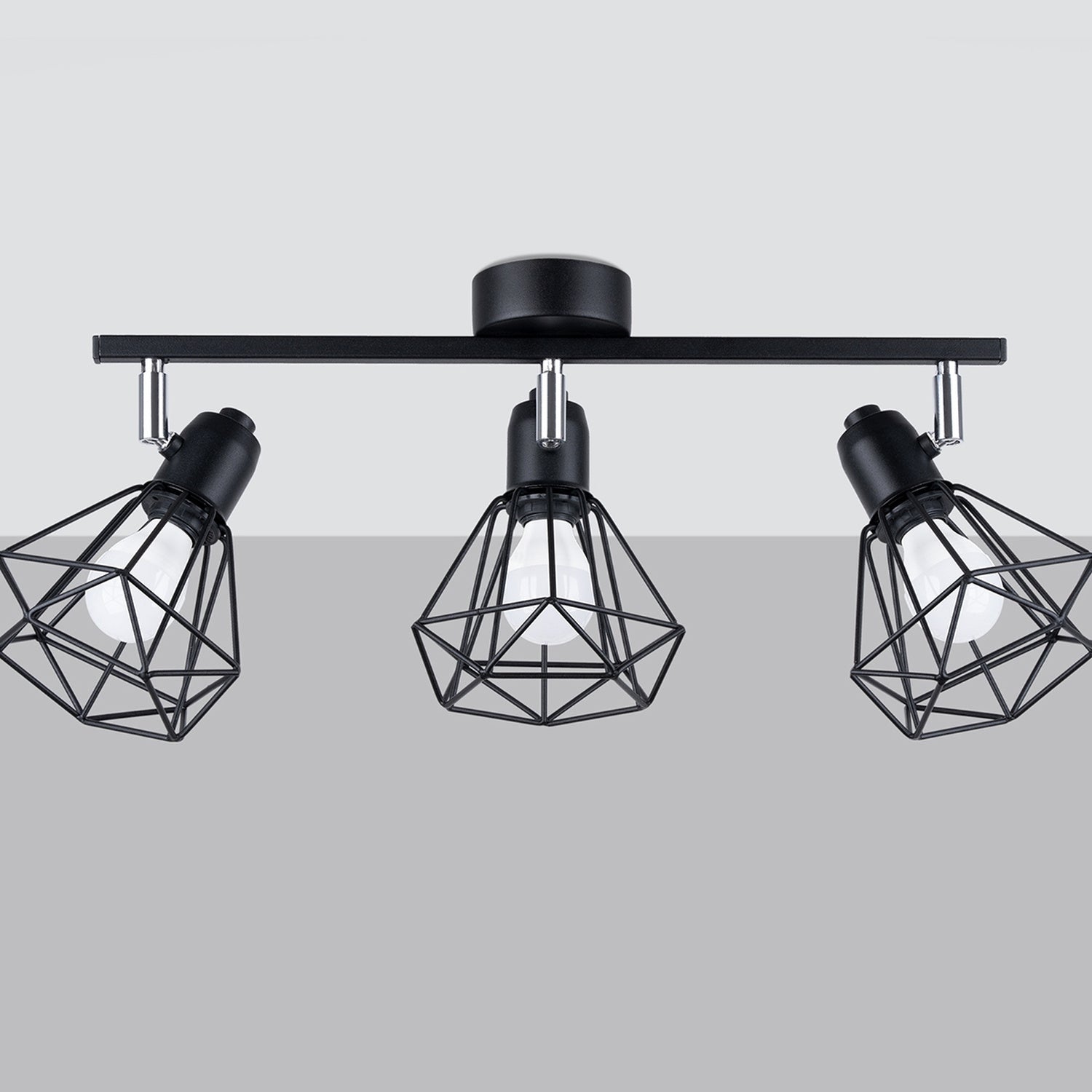 Plafonnier Artemis 3 noir de trois quarts, cages filaires